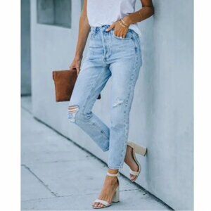 Twelve by Twelve (Vici) || Vintage Light Wash Distressed Jeans